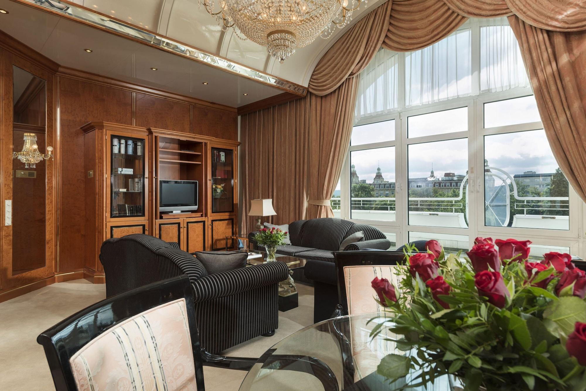 Maritim Hotel Бад-Вильдунген Экстерьер фото